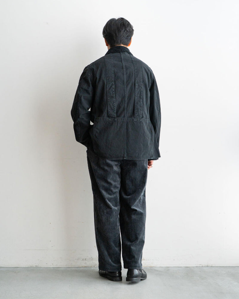 モデル 身長175cm　体重69kg / 着用カラー Black Stone  着用サイズ 3