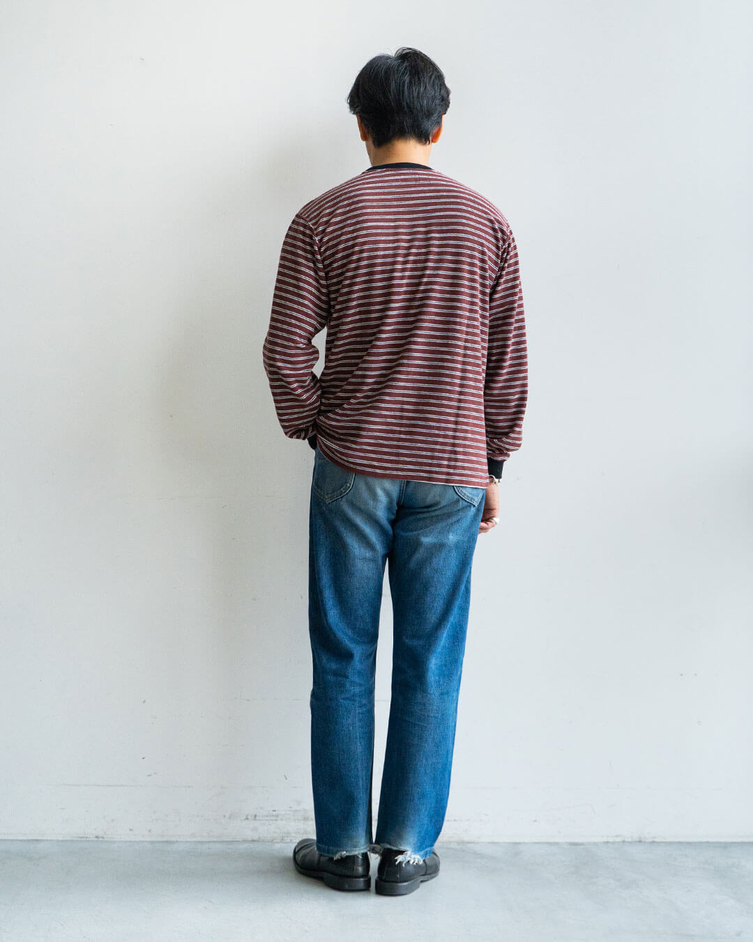 モデル 身長175cm　体重69kg / 着用カラー BURGUNDY サイズ40