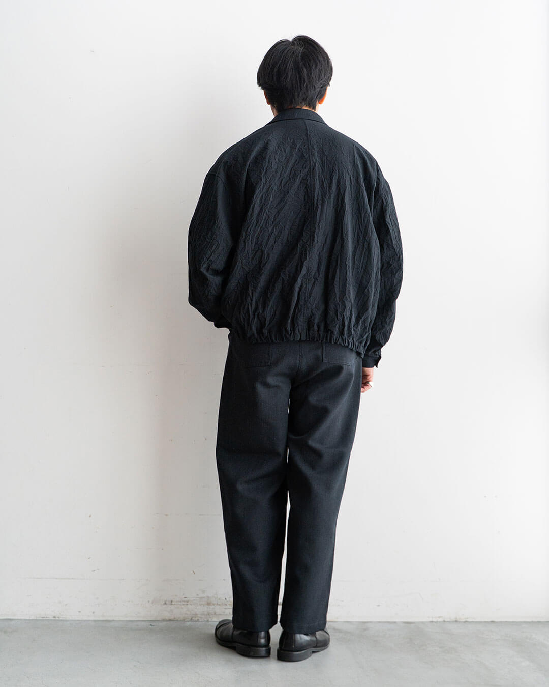 モデル 身長175cm 体重69kg / 着用サイズ 46 着用カラー Charcoal