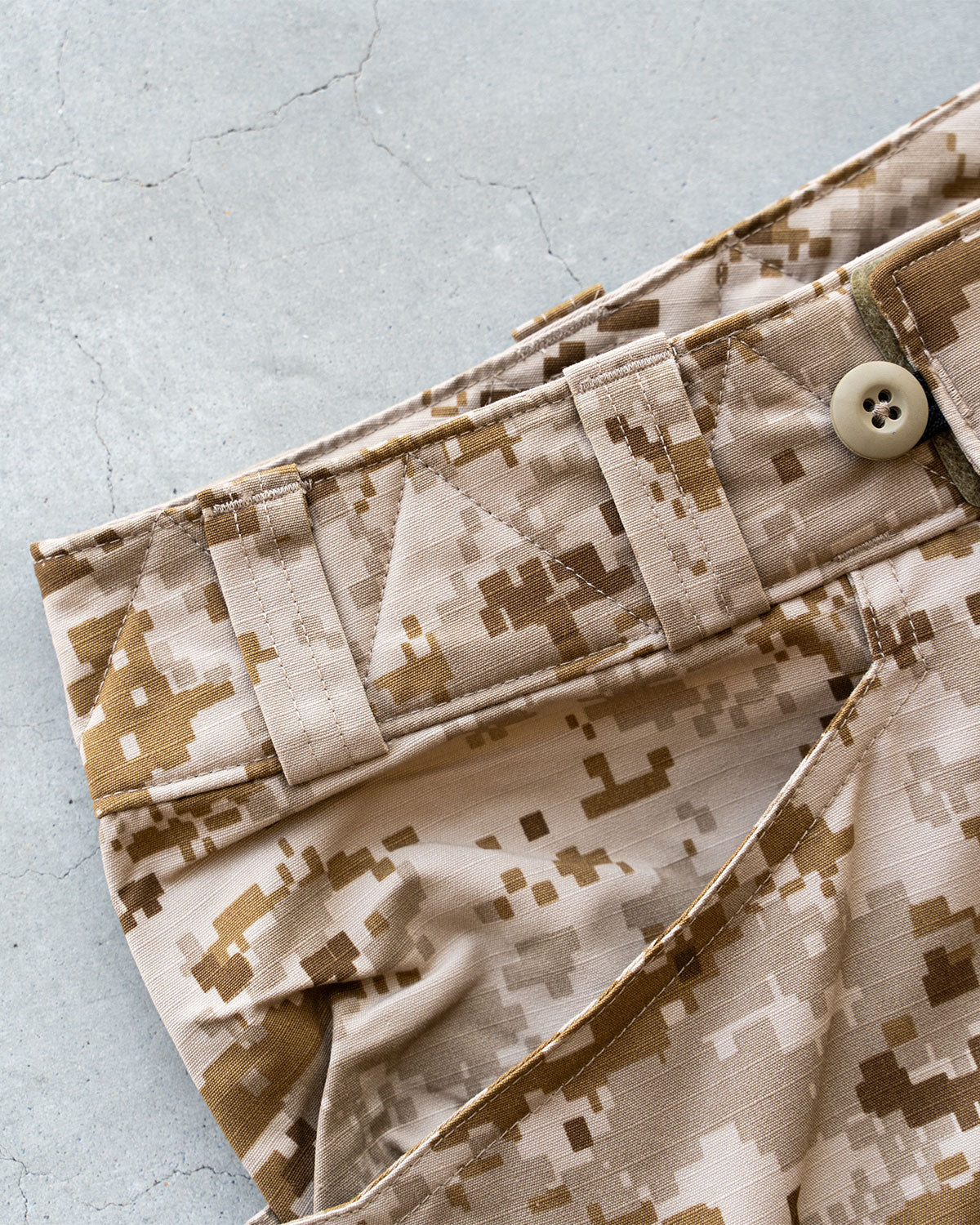 【DEADSTOCK】00s U.S.Special Force AOR1 Level 9 Combat Pants"By Patagonia Mars"