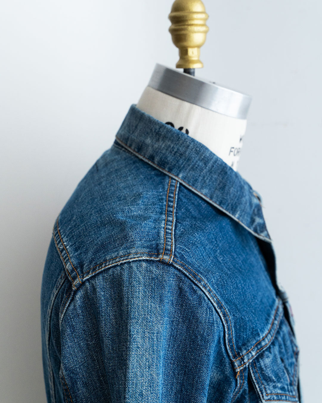 【VINTAGE】70s Levis 70505 Denim Jacket『Good Size』①