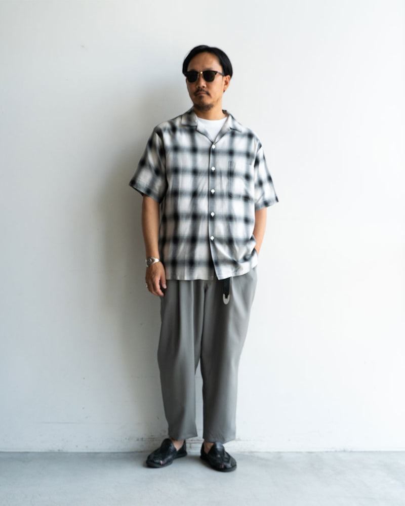 着用モデル 身長175cm　体重69kg サイズ着用 M　COLOR  Natural Shadow