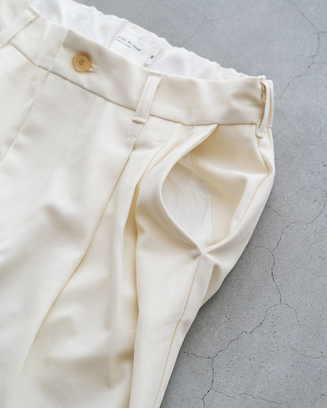 【STILL BY HAND】Deep tuck pressed Trousers
