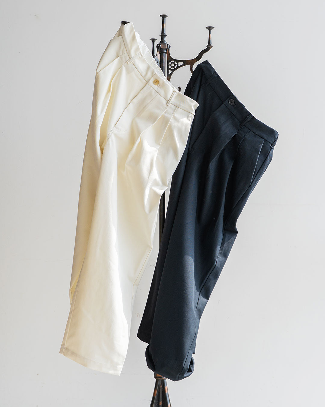 【STILL BY HAND】Deep tuck pressed Trousers