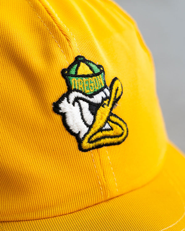 “Oregon Ducks”のダックモチーフ。