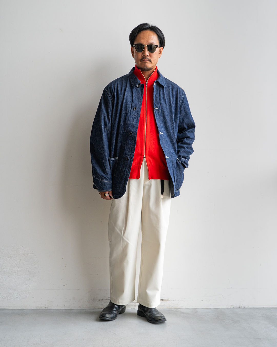 着用モデル 身長175cm　体重69kg　
サイズ着用: M　COLOR: Indigo