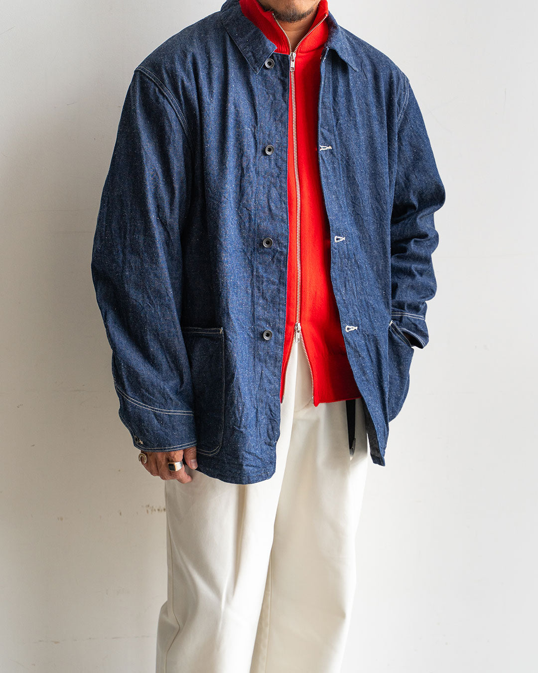 着用モデル 身長175cm　体重69kg　
サイズ着用: M　COLOR: Indigo