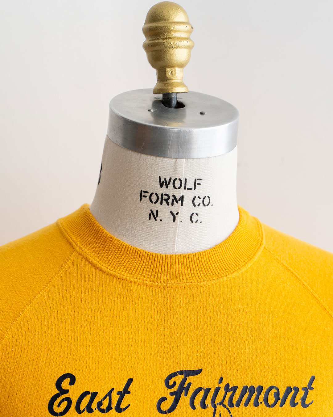 【VINTAGE】80-90s The Crew Neck Sweat "EastFairmont"
