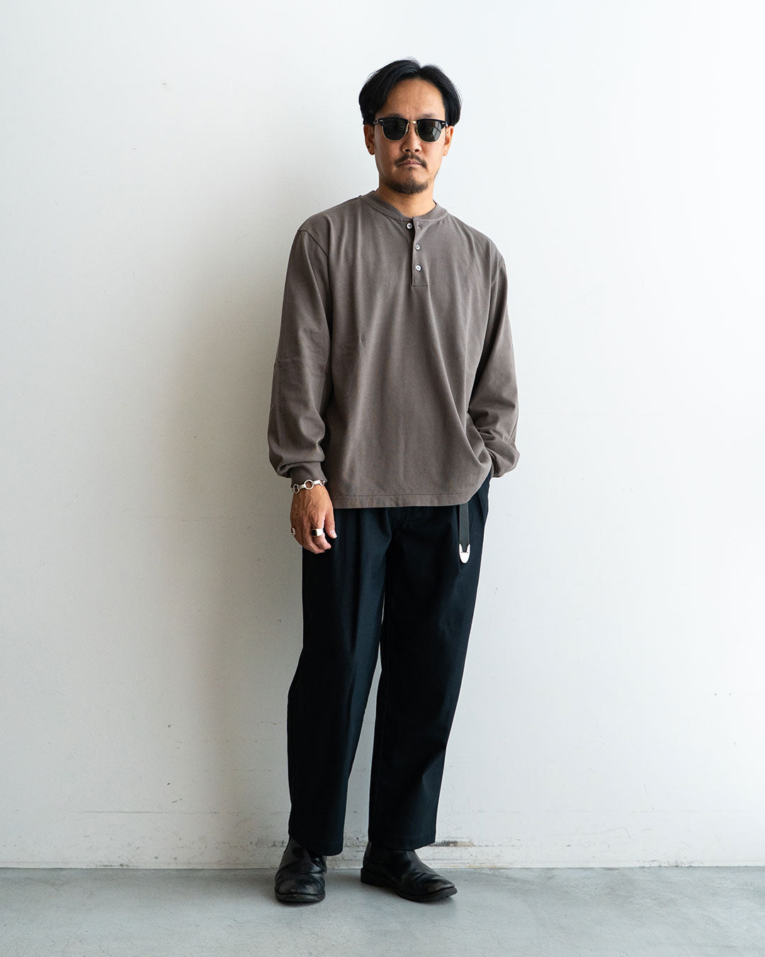 モデル 身長175cm 体重69kg / 着用サイズ 2 / カラー  Dark Grey