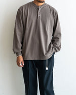 モデル 身長175cm 体重69kg / 着用サイズ 2 / カラー  Dark Grey