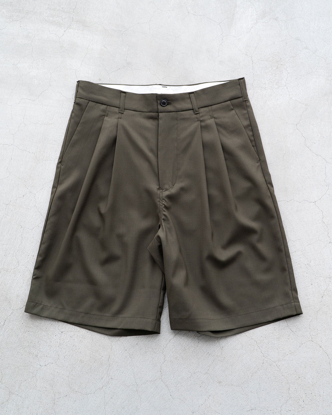 カラー Olive