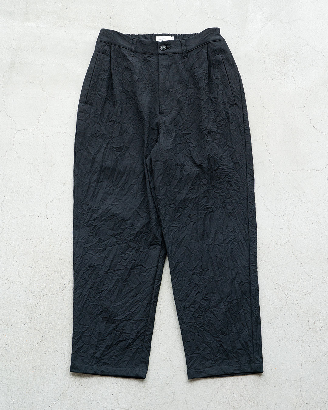 カラー　BLACK