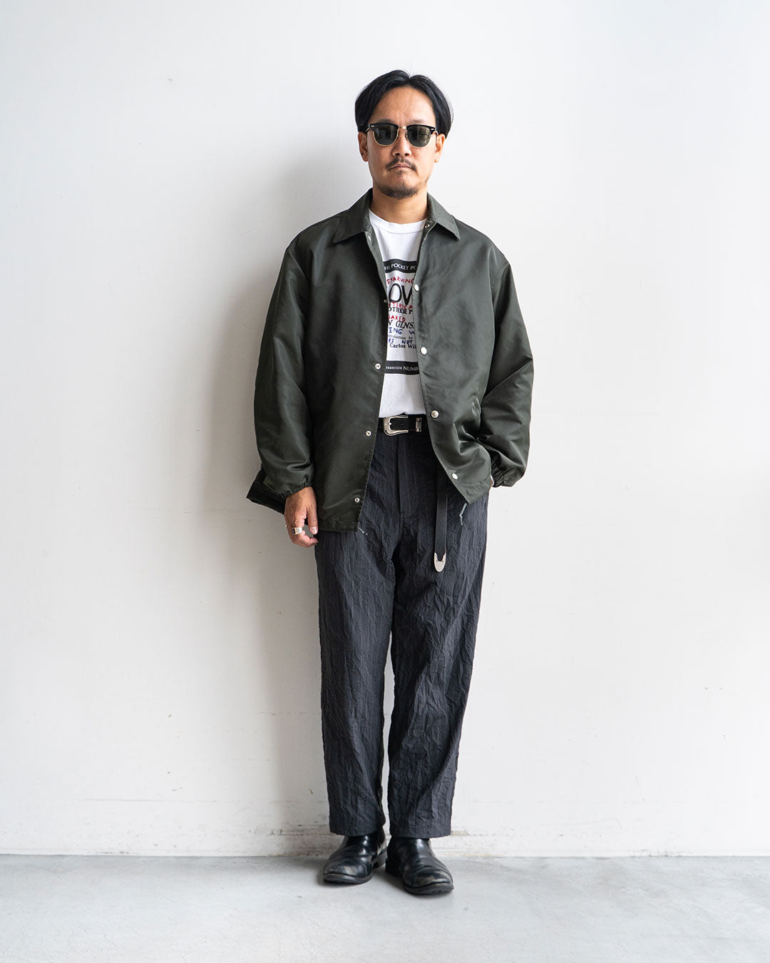 着用モデル 身長175cm 体重69kg / 着用サイズ 46
カラー　CHARCOAL