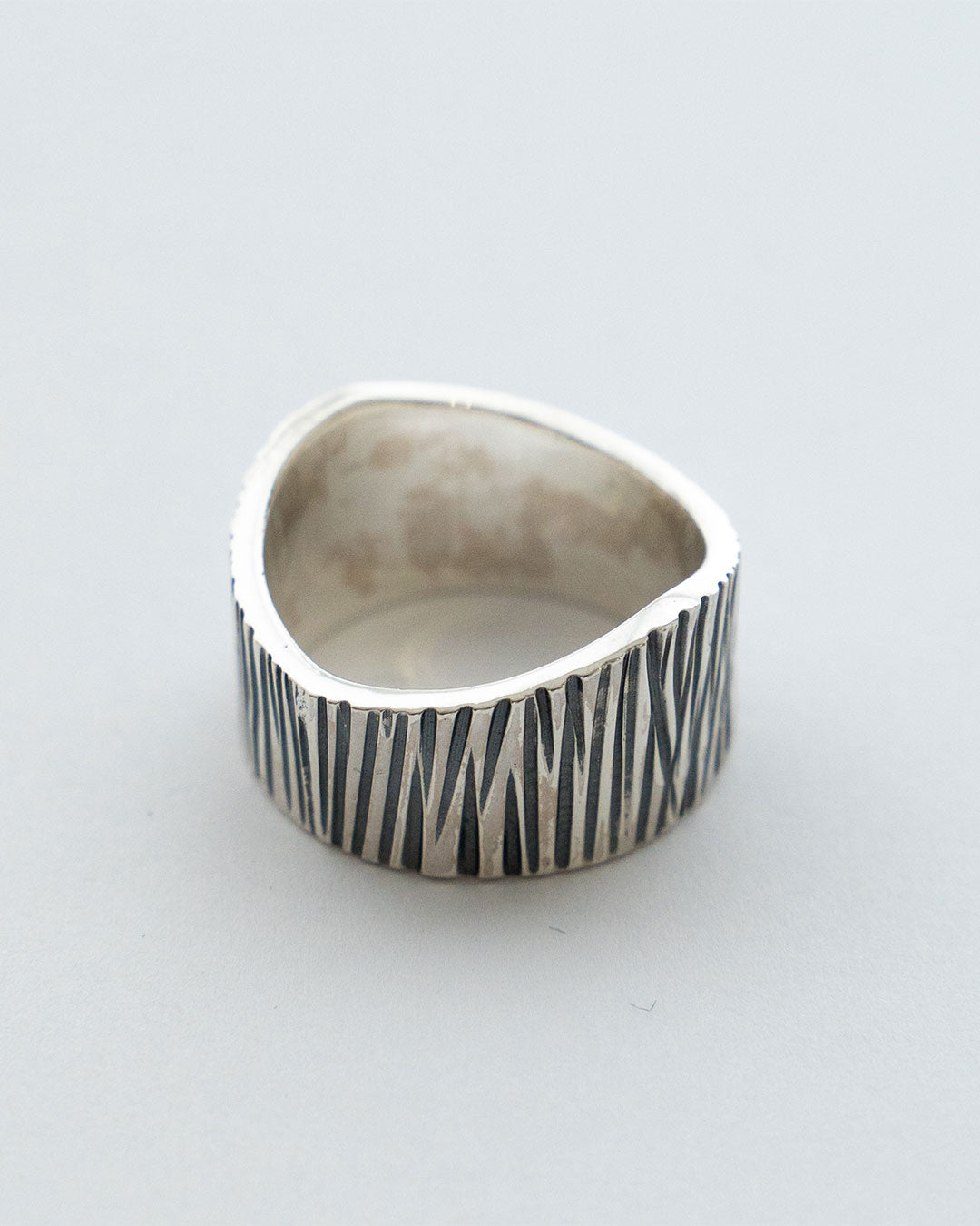 【THARU SILVER】Silver Ring "Tree Trunk Pattern"