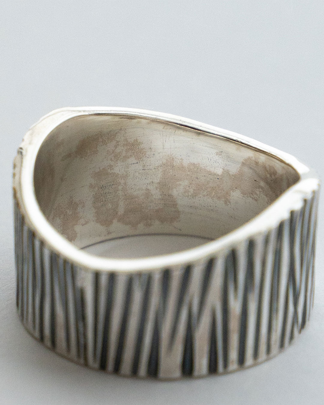 【THARU SILVER】Silver Ring "Tree Trunk Pattern"