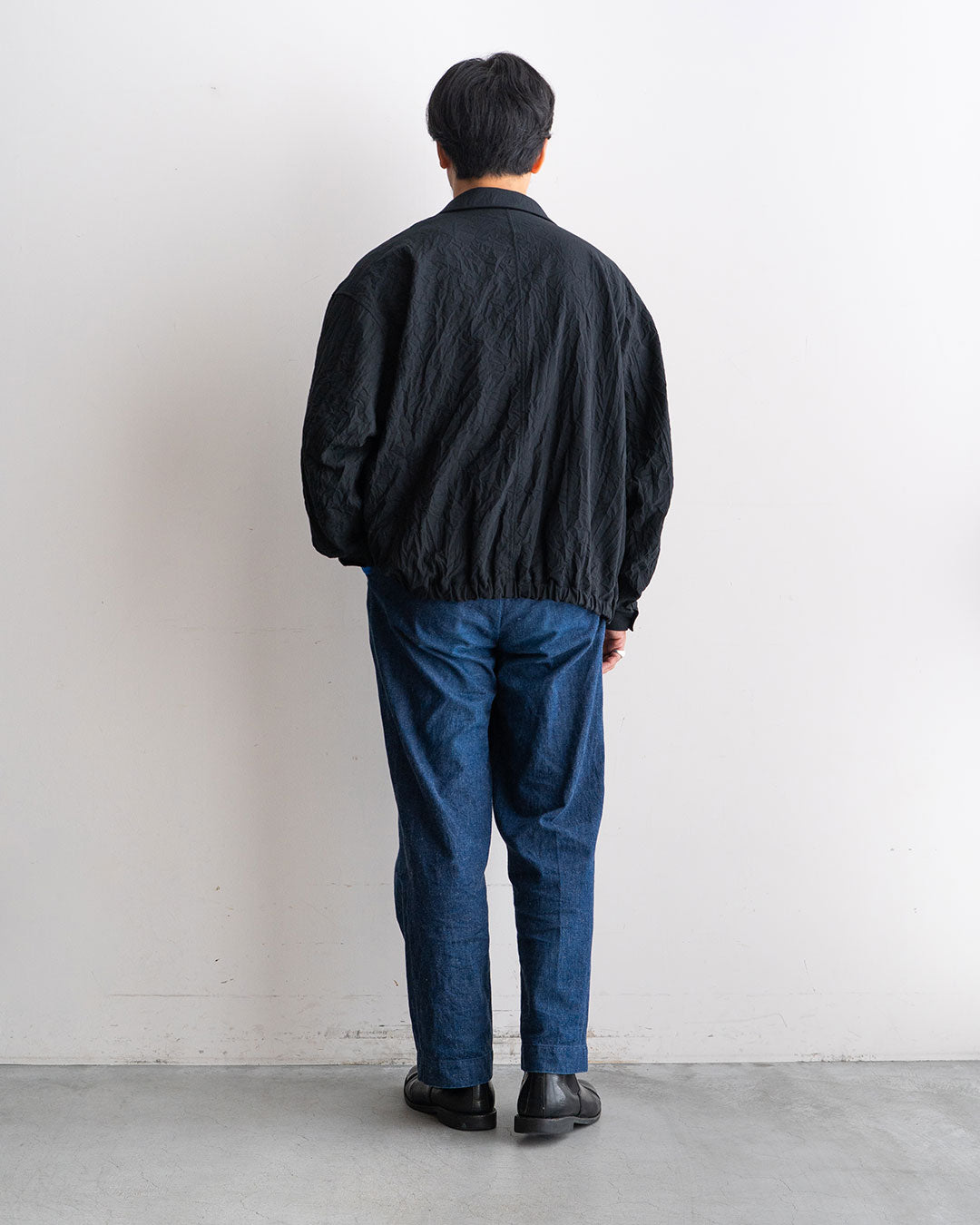 着用モデル 身長175cm 体重69kg / 着用サイズ 48
カラー　BLACK