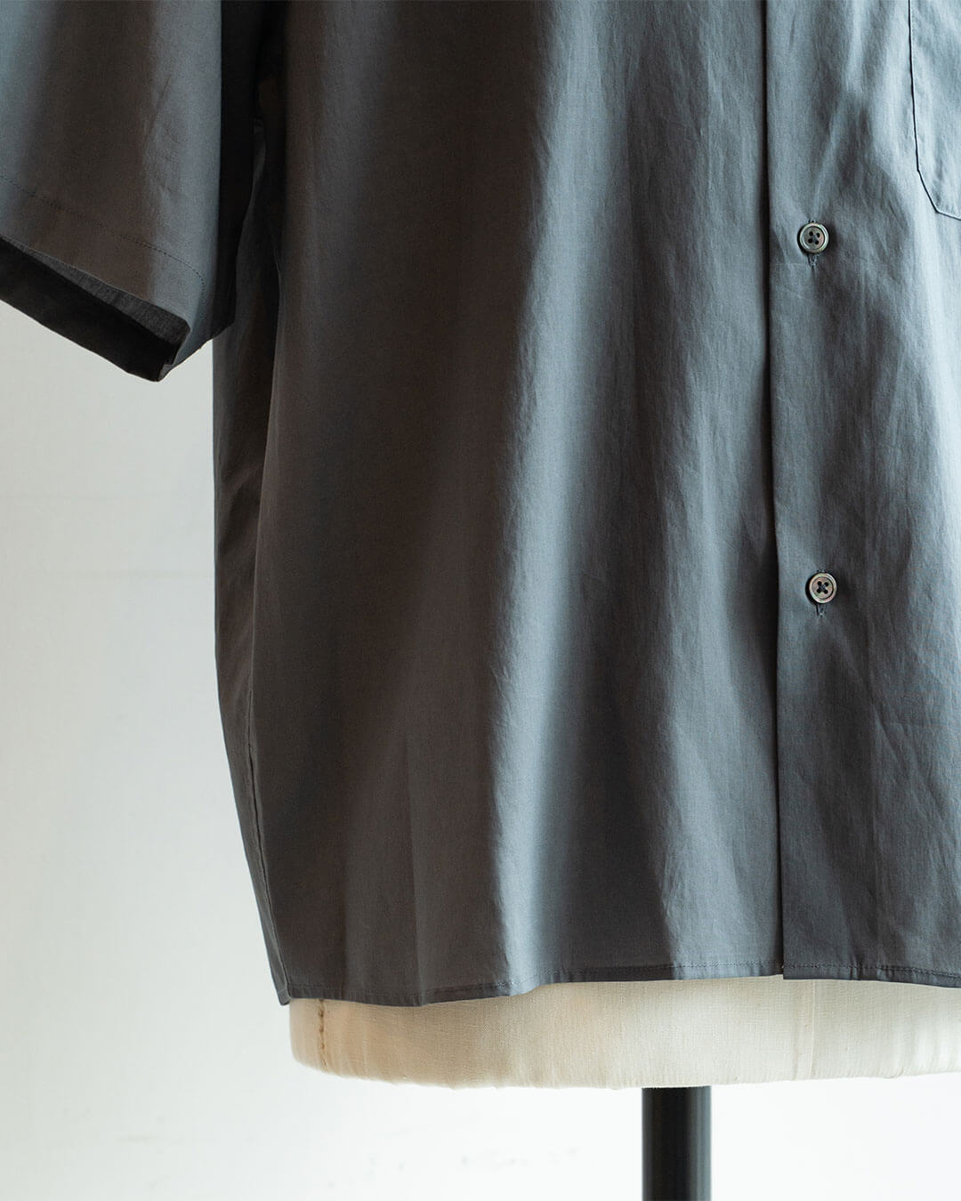 【STILL BY HAND】Half Sleeve Cotton Broad Shirt