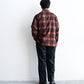 着用モデル 身長175cm　体重69kg　 サイズ着用: L　COLOR: Brown / Black