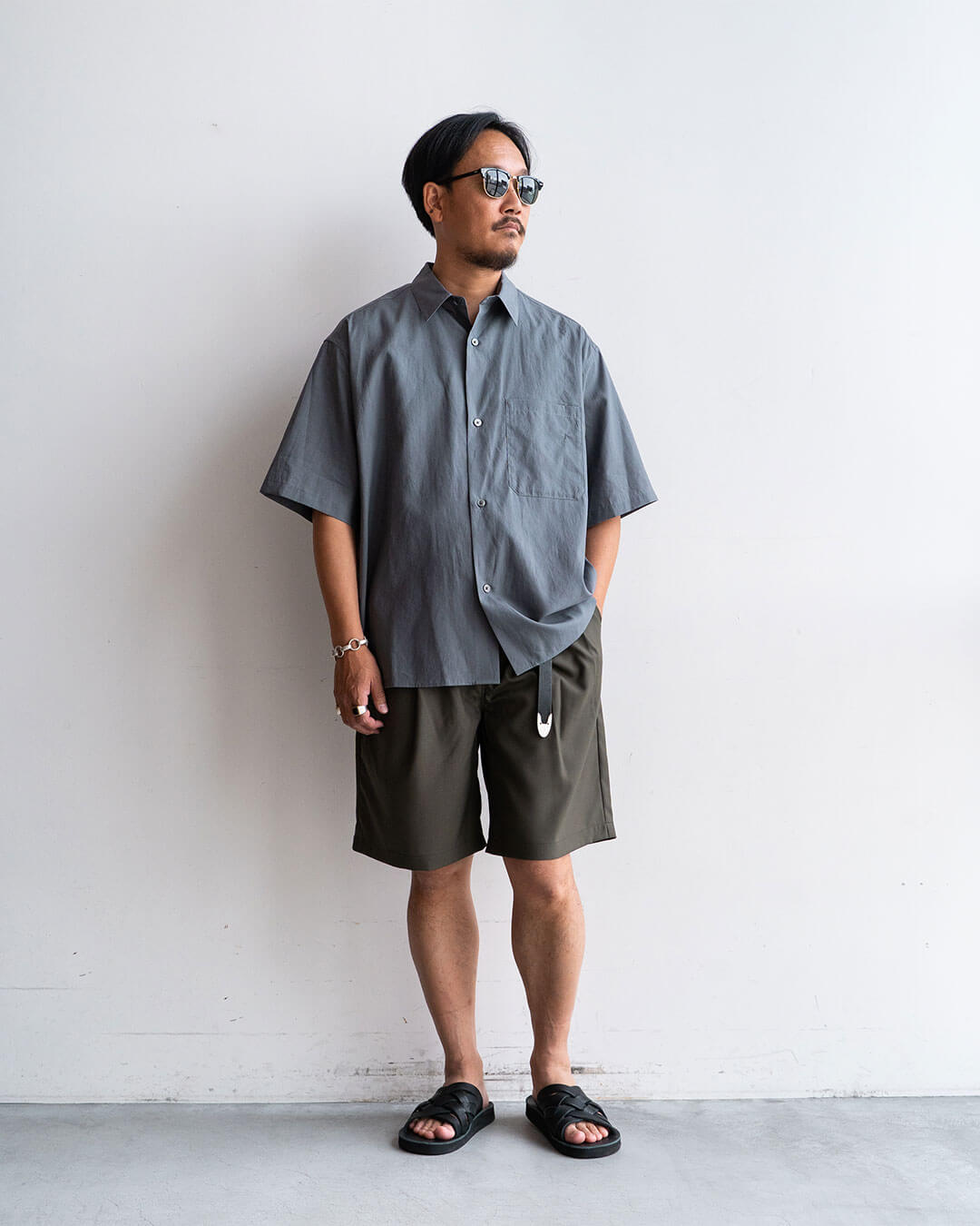 着用モデル 身長175cm　体重69kg　着用サイズ 48 カラー Grey