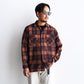 着用モデル 身長175cm　体重69kg　 サイズ着用: L　COLOR: Brown / Black