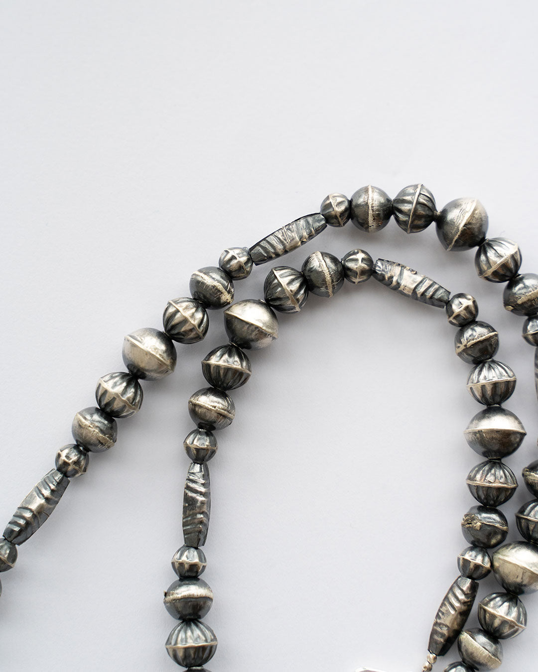 【Indian Jewelry】60-70s Vintage Navajo Pearl Handmade Silver Bead Necklace 『55cm』①