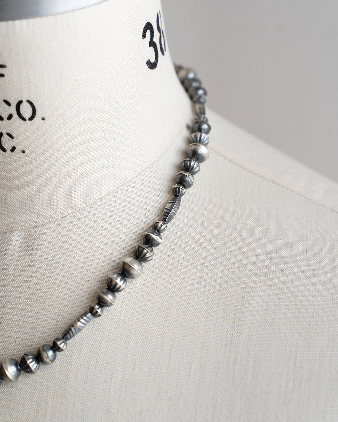 【Indian Jewelry】60-70s Vintage Navajo Pearl Handmade Silver Bead Necklace 『55cm』①