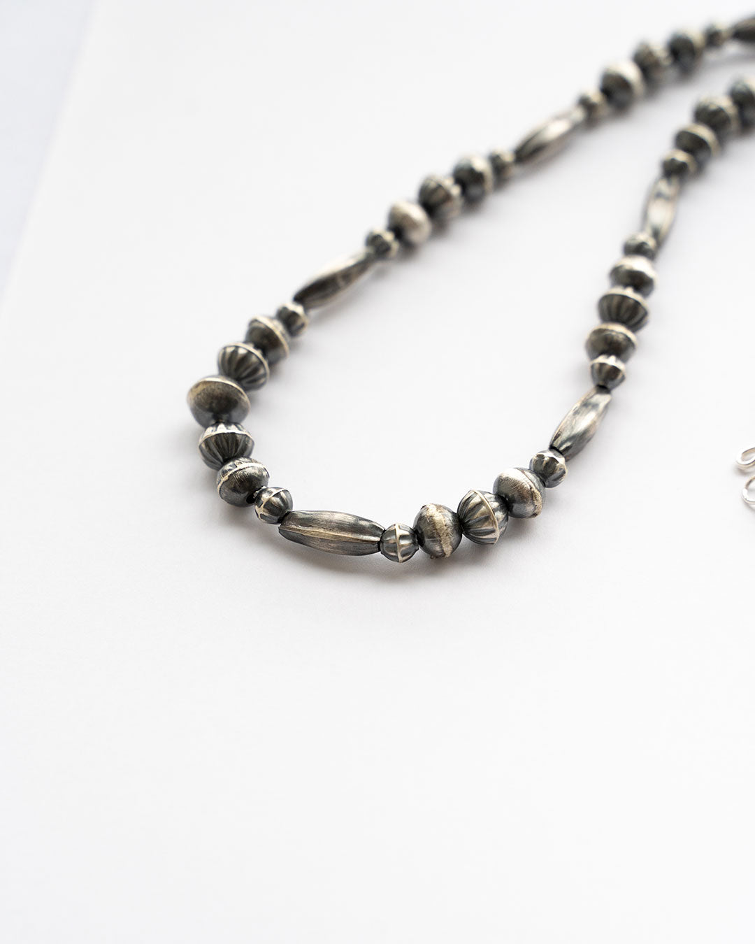 【Indian Jewelry】60-70s Vintage Navajo Pearl Handmade Silver Bead Necklace 『55cm』③