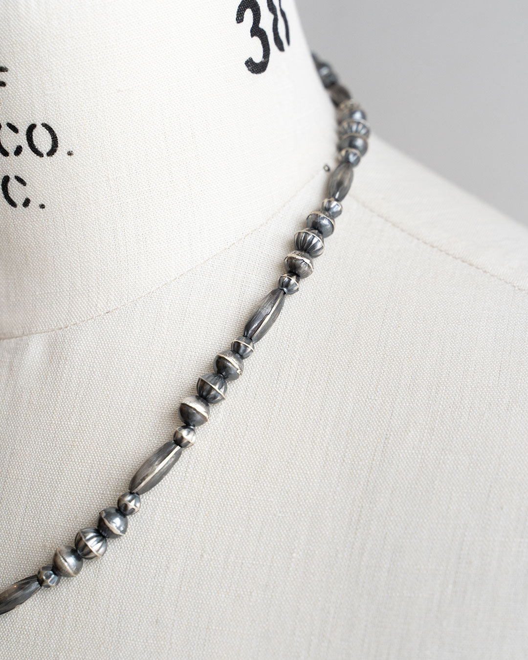 【Indian Jewelry】60-70s Vintage Navajo Pearl Handmade Silver Bead Necklace 『55cm』③