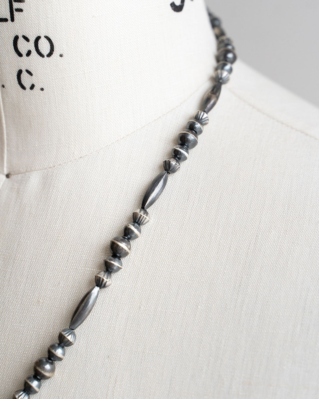 【Indian Jewelry】60-70s Vintage Navajo Pearl Handmade Silver Bead Necklace 『60cm』①