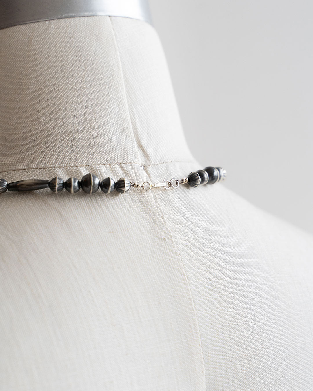 【Indian Jewelry】60-70s Vintage Navajo Pearl Handmade Silver Bead Necklace 『60cm』①