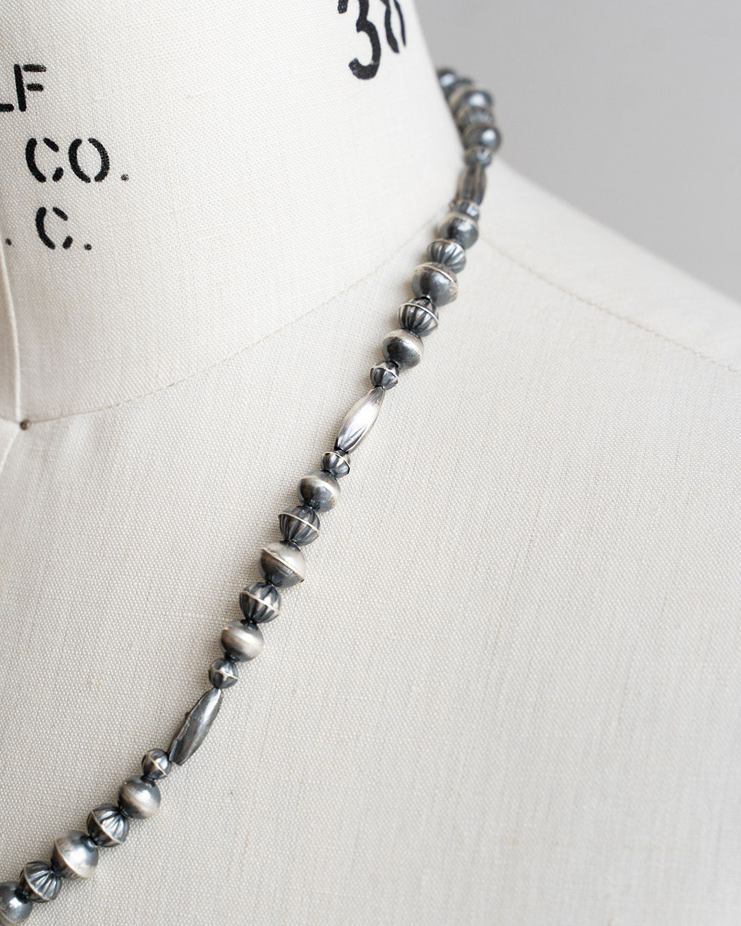 【Indian Jewelry】60-70s Vintage Navajo Pearl Handmade Silver Bead Necklace 『60cm』②