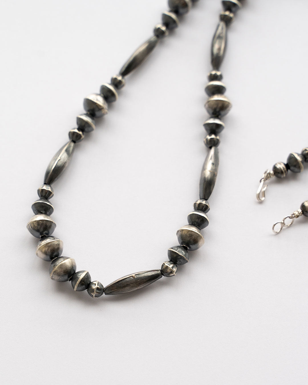 【Indian Jewelry】60-70s Vintage Navajo Pearl Handmade Silver Bead Necklace 『70cm』①