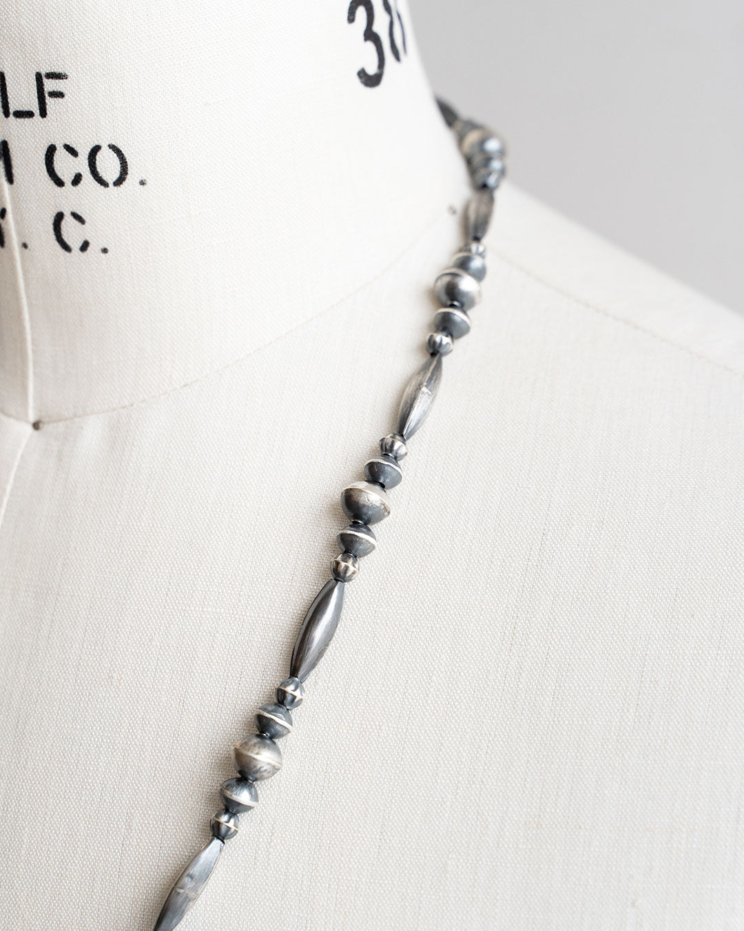【Indian Jewelry】60-70s Vintage Navajo Pearl Handmade Silver Bead Necklace 『70cm』①
