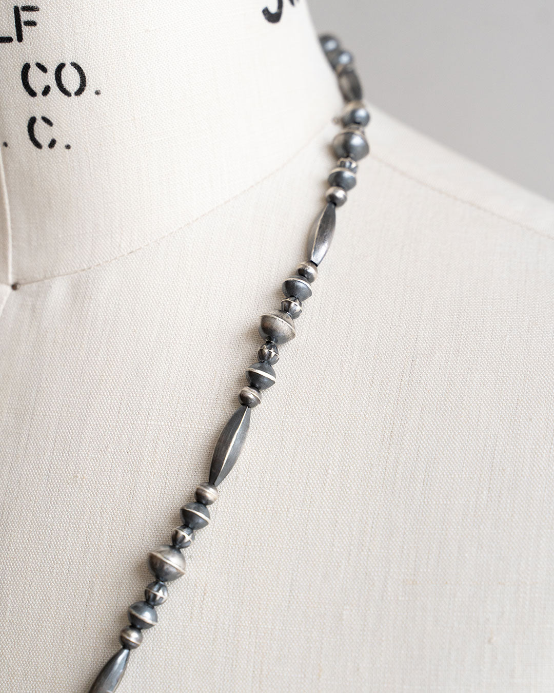【Indian Jewelry】60-70s Vintage Navajo Pearl Handmade Silver Bead Necklace 『70cm』②