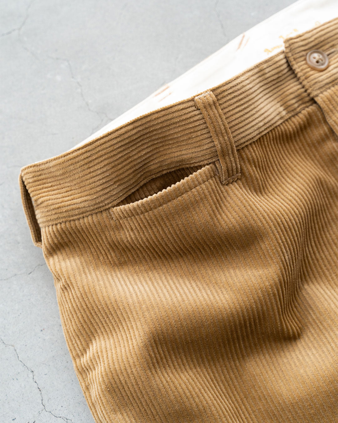 【LOBS】C2 Corduroy Trousers