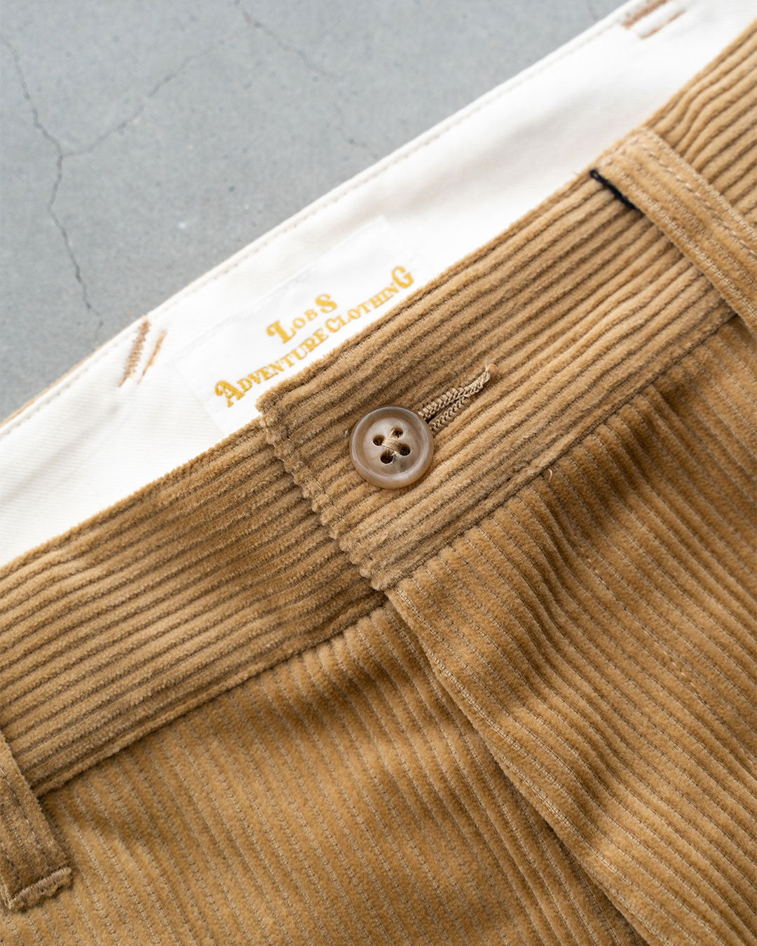 【LOBS】C2 Corduroy Trousers