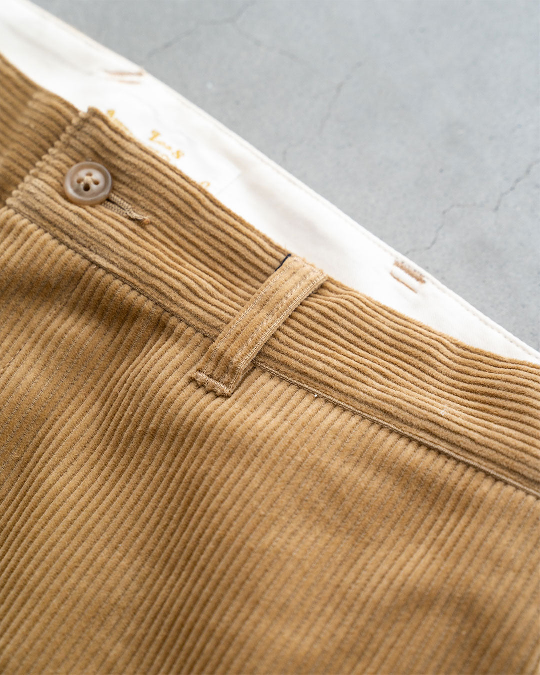 【LOBS】C2 Corduroy Trousers