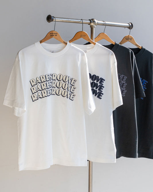 【Blurhms Rootstock】 "RAREGROOVE" Print Tee Standard