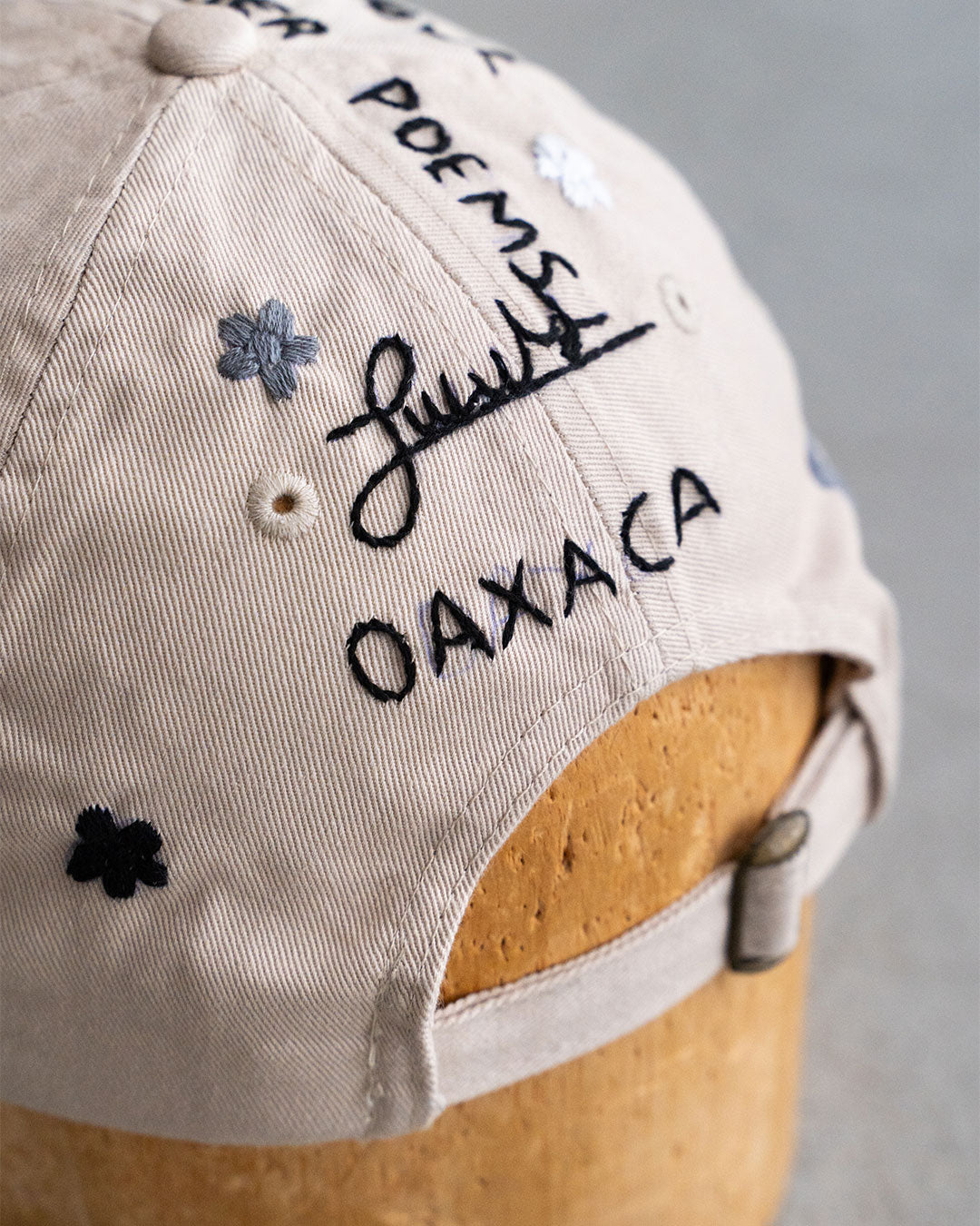【Oaxaca × City Lights Bookstore】Hand Embroidered Cap 『HOWL』