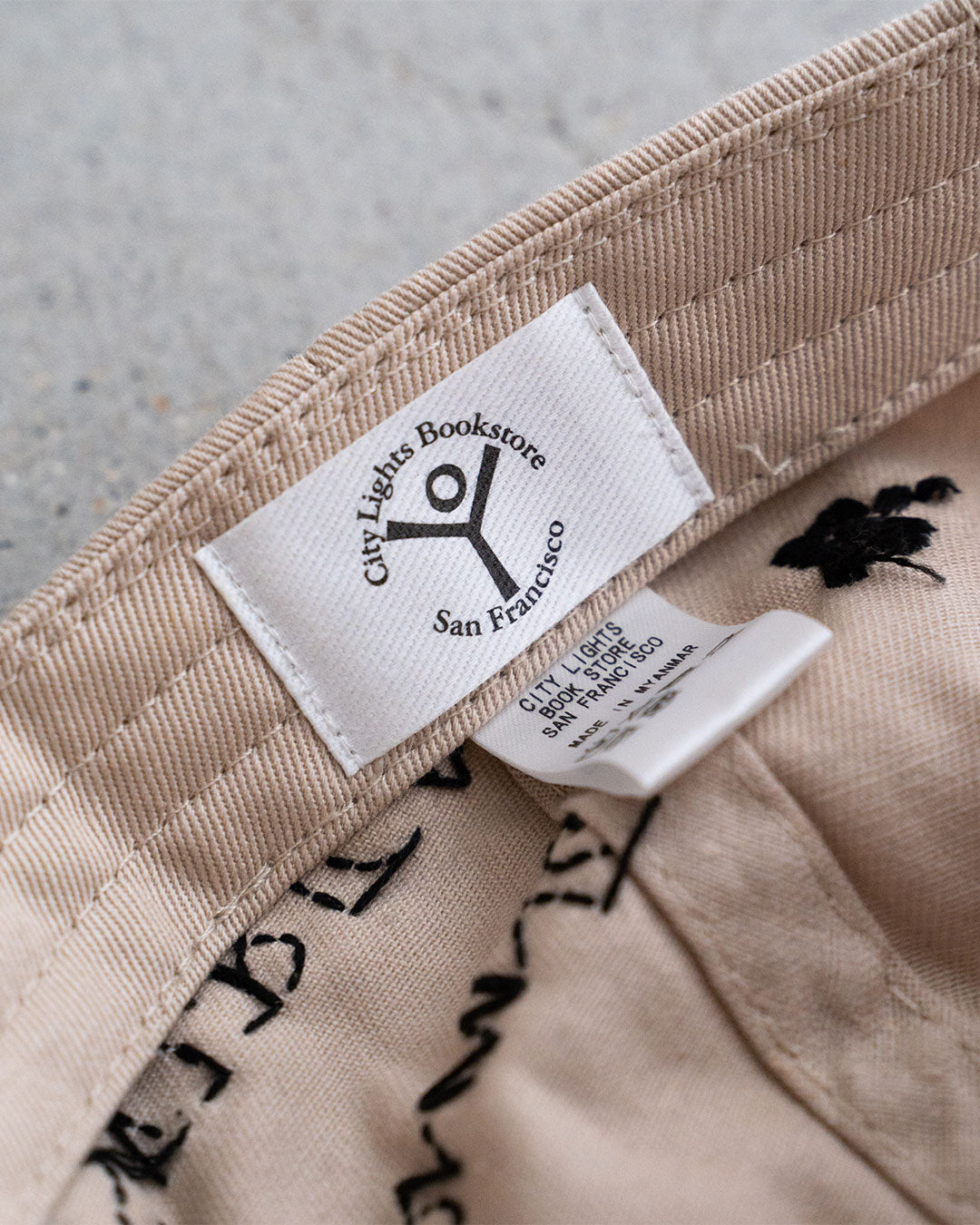 【Oaxaca × City Lights Bookstore】Hand Embroidered Cap 『HOWL』