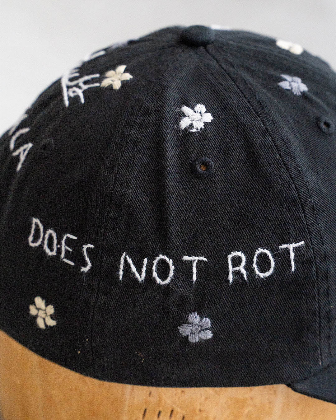 【Oaxaca × City Lights Bookstore】Hand Embroidered Cap 『LOGO』