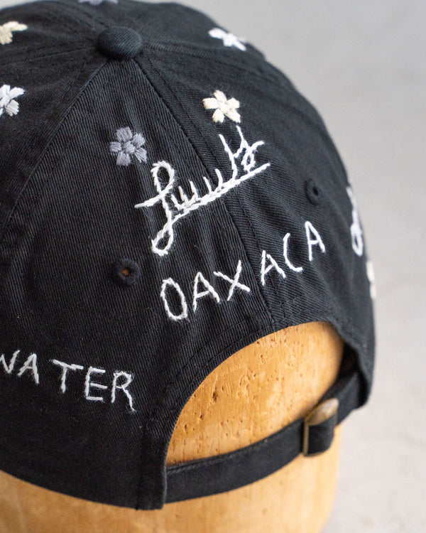 どこから見ても絵になる OAXACA の刺繍ワーク