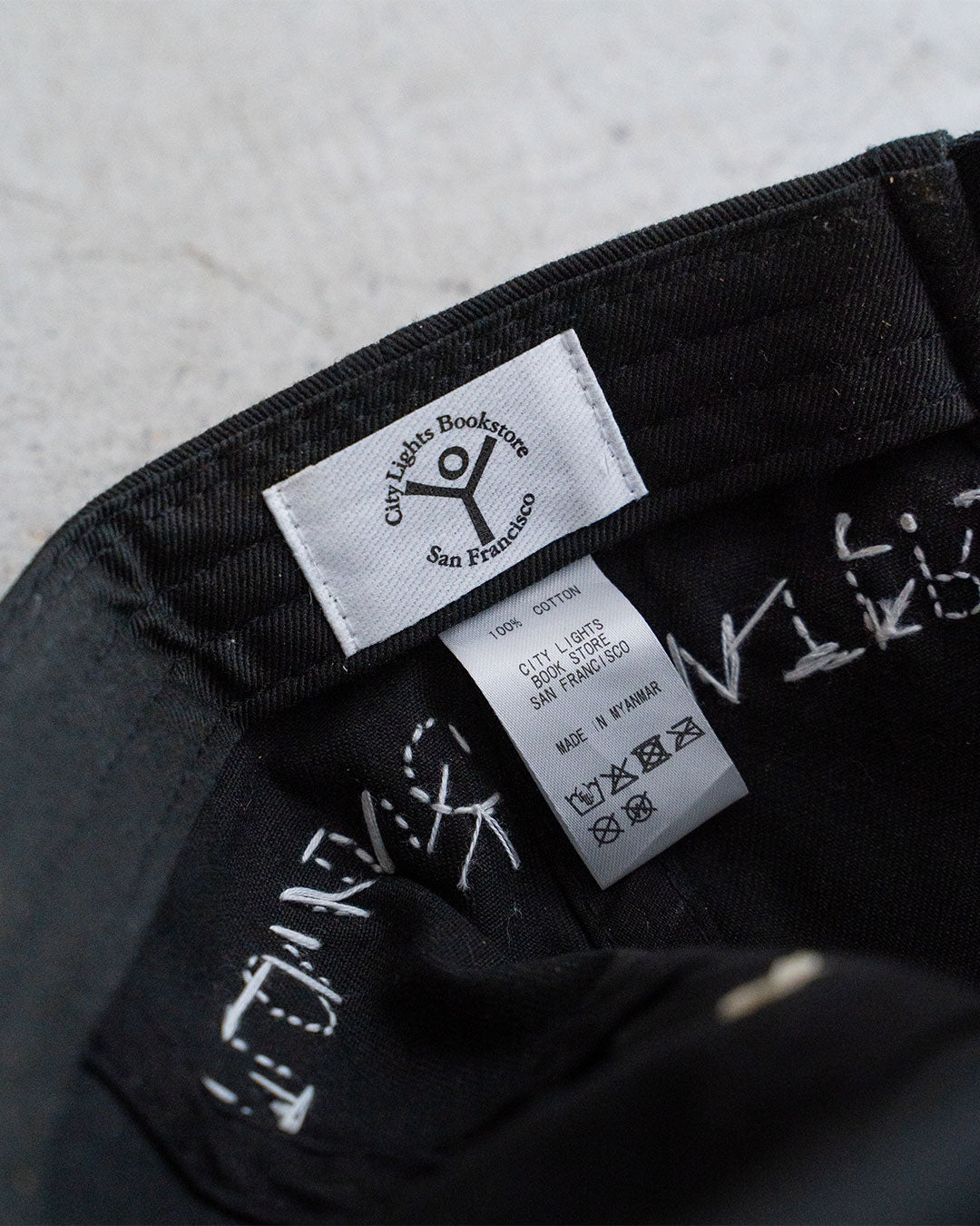 【Oaxaca × City Lights Bookstore】Hand Embroidered Cap 『LOGO』