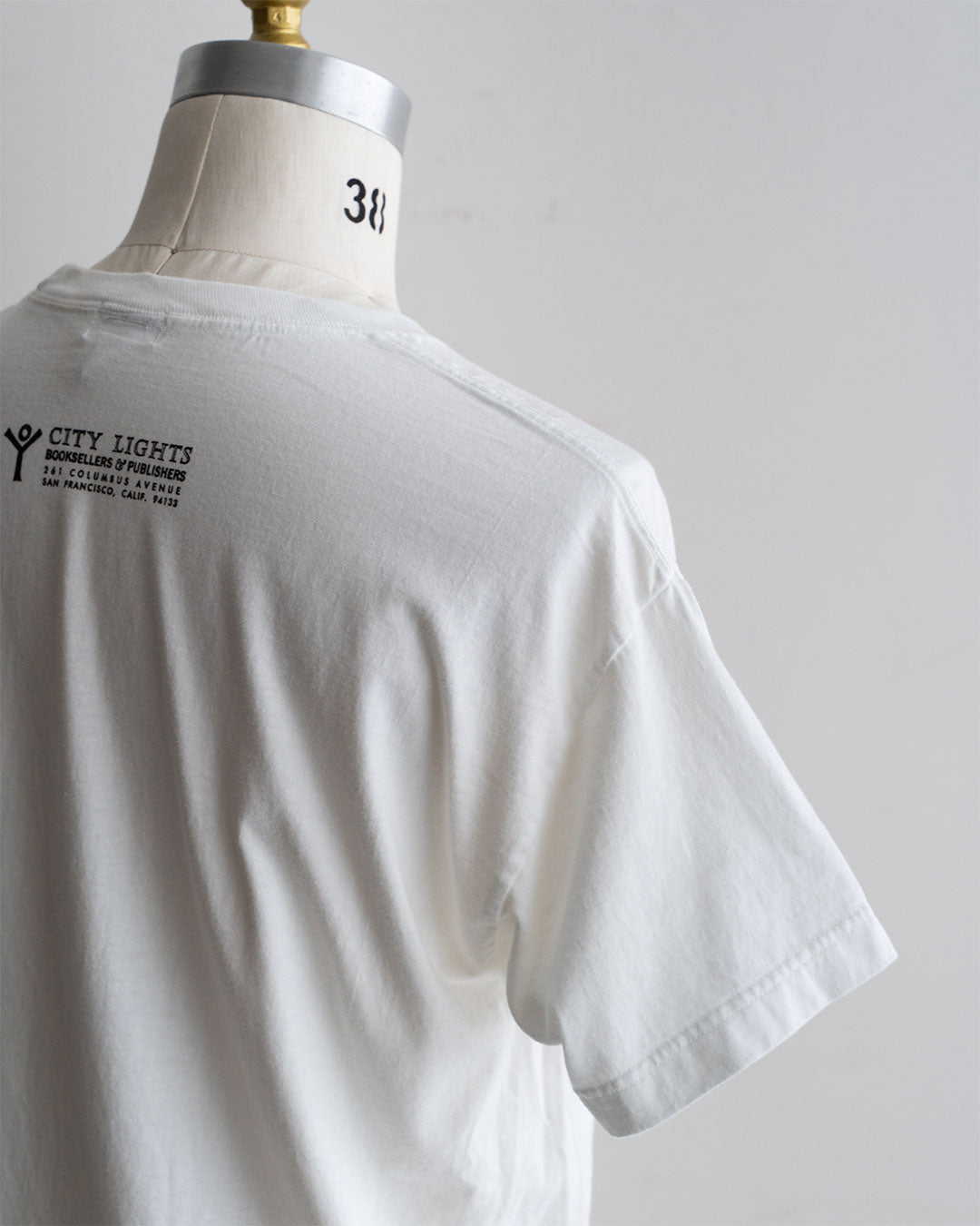 【City Lights Bookstore】 Post Card Tee