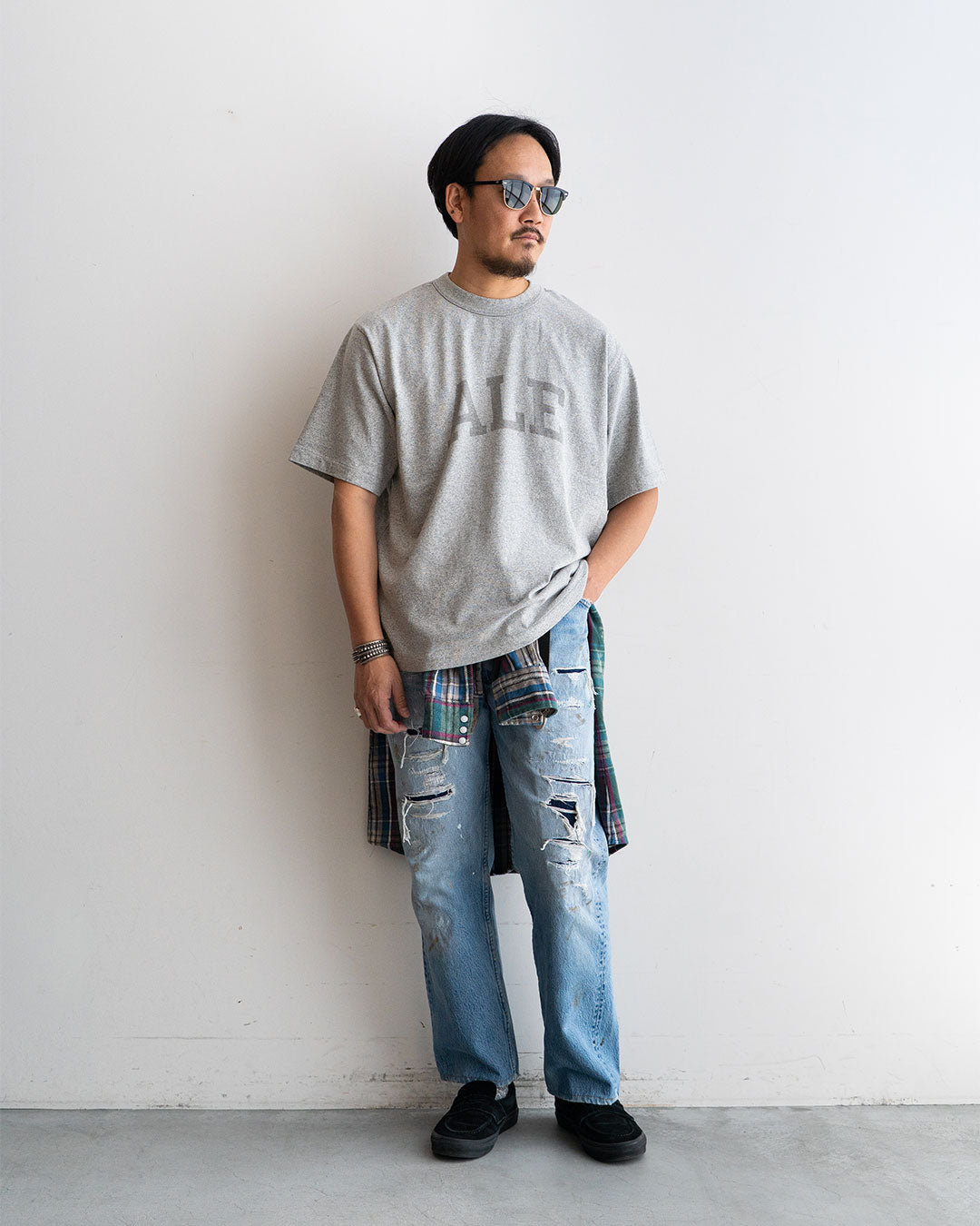 モデル 身長175cm　体重69kg　サイズ 2　COLOR  Grey