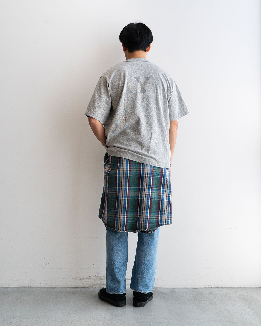 モデル 身長175cm　体重69kg　サイズ 2　COLOR  Grey