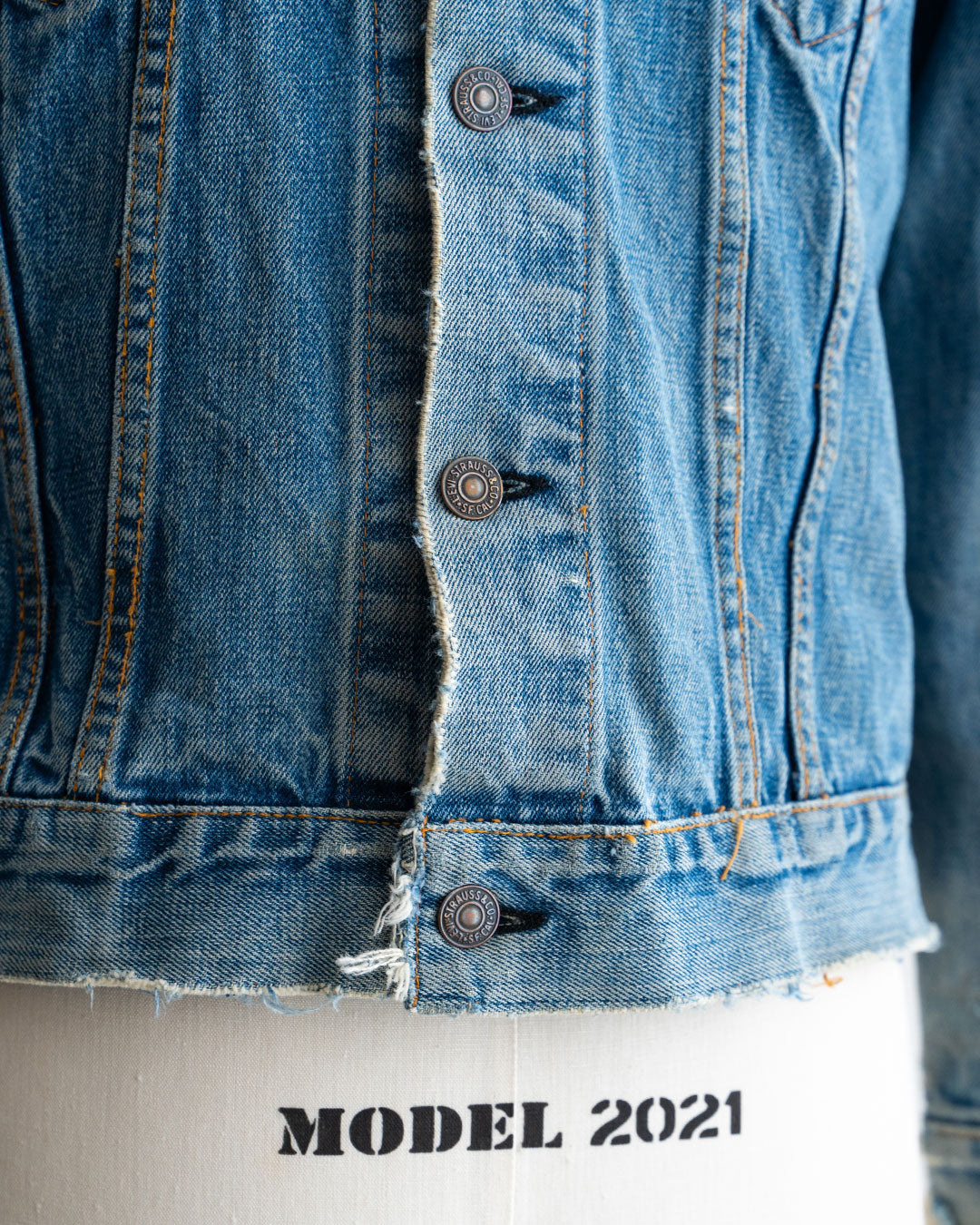 【VINTAGE】60-70s Levis 70505 Denim Jacket ”Big E” 『Big Size & Good Custom』
