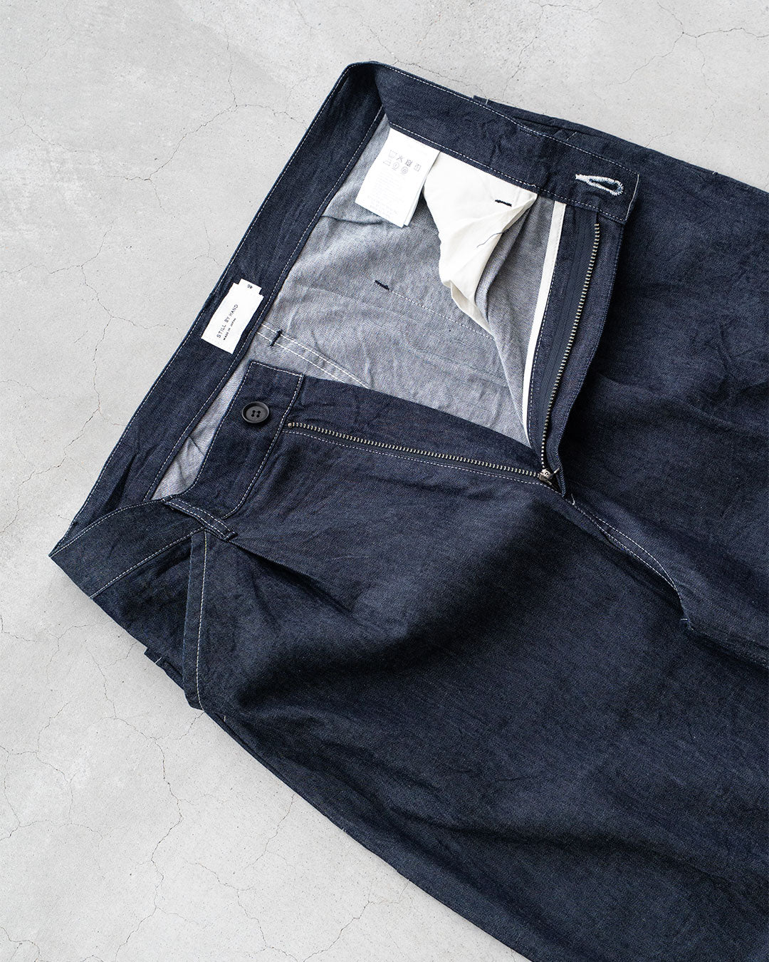 【STILL BY HAND】5.5oz 1tuck Painter Denim Trousers