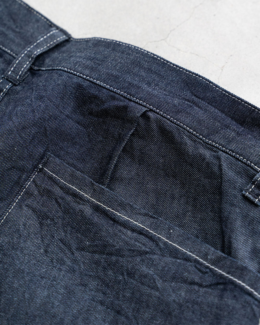 【STILL BY HAND】5.5oz 1tuck Painter Denim Trousers