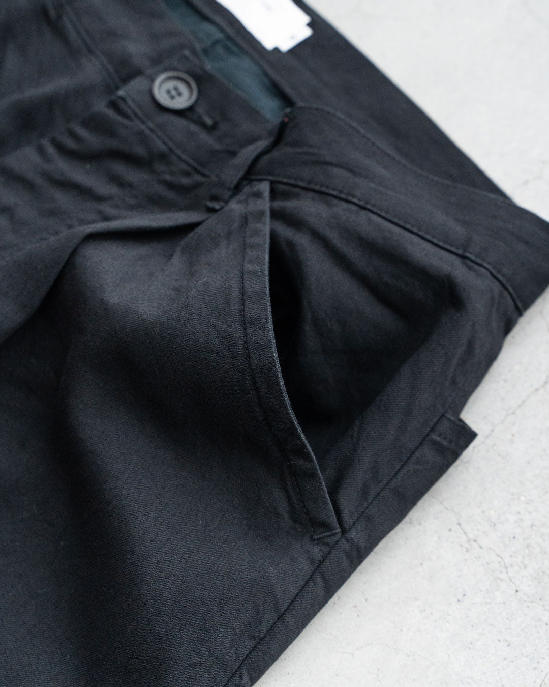 【STILL BY HAND】5.5oz 1tuck Painter Denim Trousers